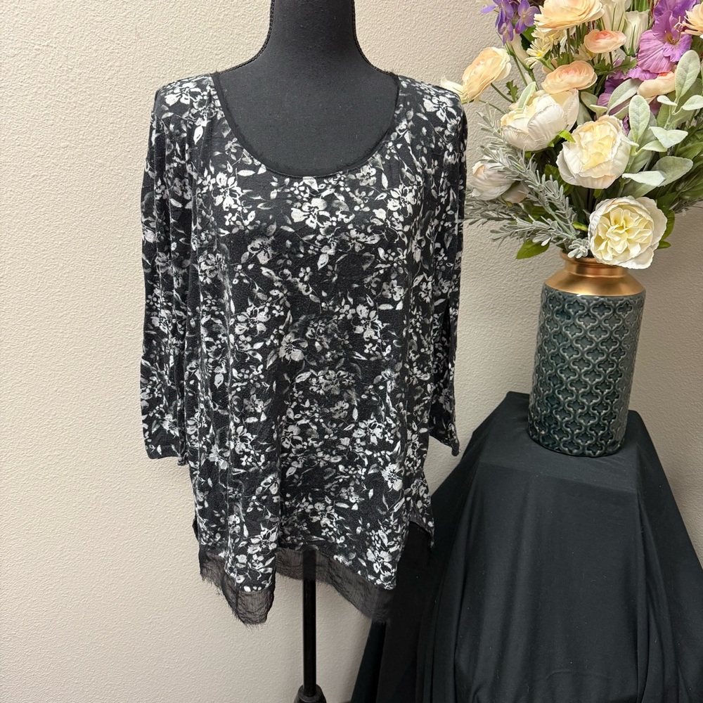 Simply Vera Vera Wang XL Black Floral Lace Trim Tunic Top Elegant Fall Blouse